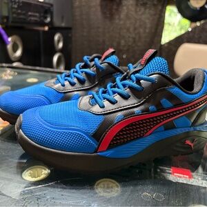 Puma Men's Blue and Black Athletic Sneakers